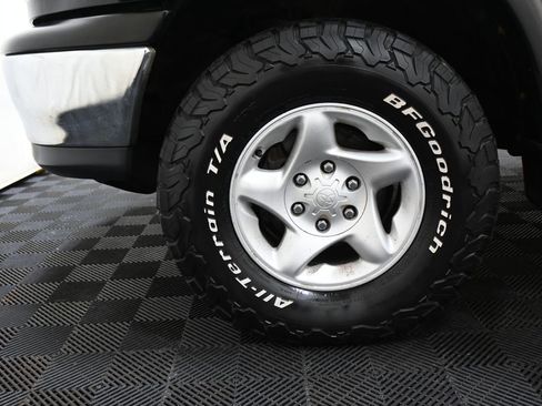 Used 2002 Toyota Tundra Limited image 28