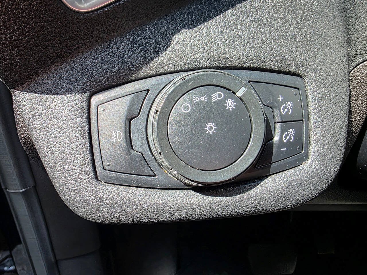 Used 2013 Ford Escape Titanium w/ Parking Technology Pkg AWD/4WD image 17