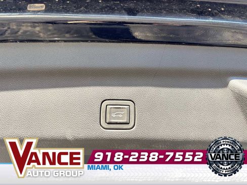 Used 2023 Chevrolet Tahoe LT w/ LT Signature Package image 17