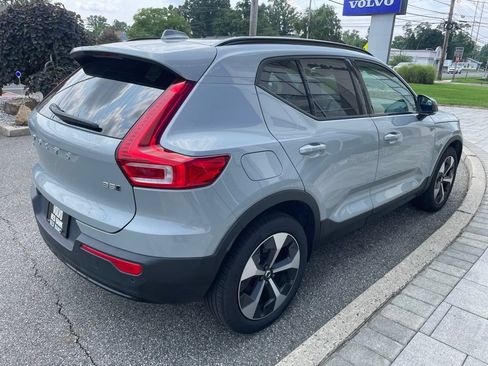 Used 2025 Volvo XC40 B5 Plus AWD/4WD image 5