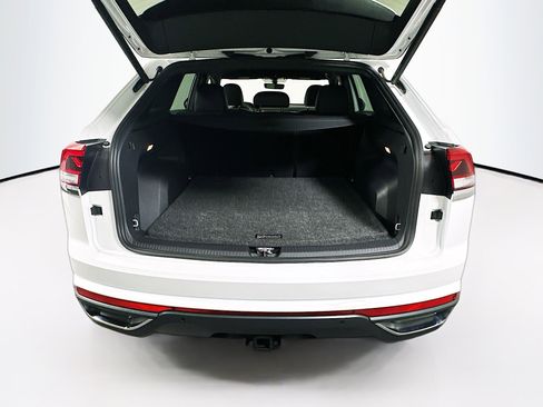 Used 2023 Volkswagen Atlas Cross Sport SE w/ Panoramic Sunroof Package FWD image 29