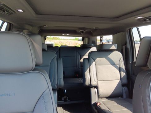 New 2026 GMC Yukon XL Denali w/ Denali Reserve Package image 19