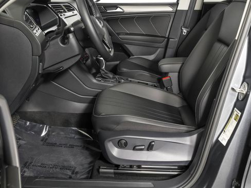 Used 2023 Volkswagen Tiguan SE AWD/4WD image 23