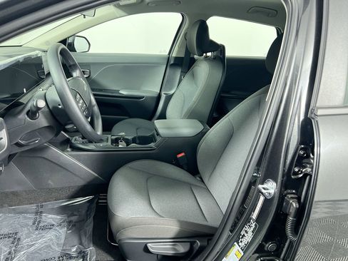 New 2025 Kia K4 LXS image 13