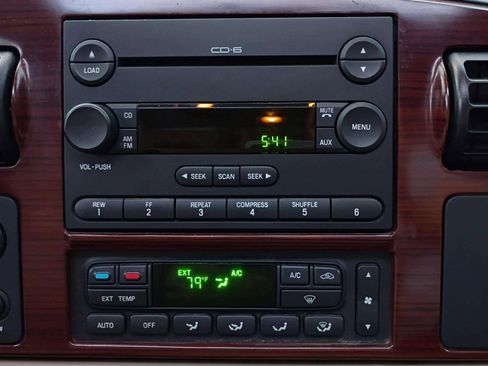 Used 2006 Ford F350 Lariat image 24