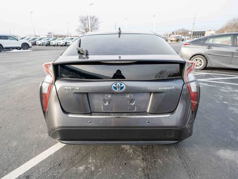 Used 2017 Toyota Prius Four image 5