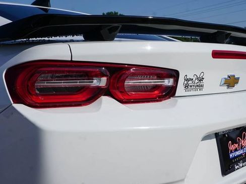 Used 2023 Chevrolet Camaro LT RWD image 7