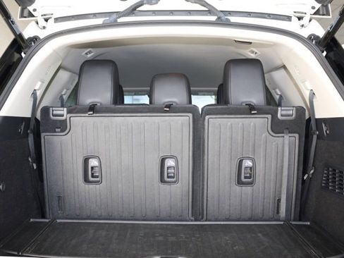 Used 2024 Nissan Pathfinder SL w/ Cargo Package image 9