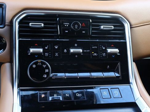 Used 2025 Nissan Armada Platinum Reserve image 31