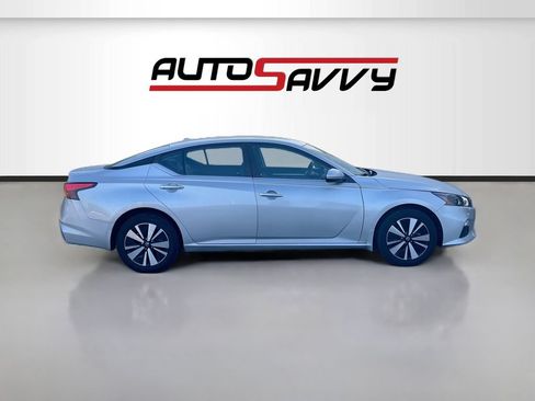 Used 2022 Nissan Altima 2.5 SV AWD/4WD image 8