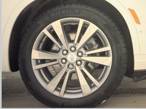 Used 2024 Cadillac XT6 Premium Luxury w/ Technology Package AWD/4WD image 20