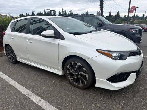 Used 2018 Toyota Corolla iM FWD image 2