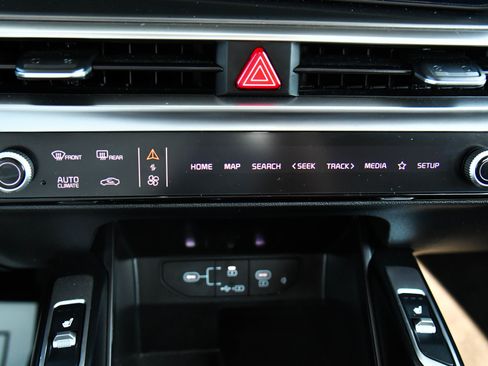 Used 2025 Kia Sorento S w/ Panoramic Sunroof Package image 27