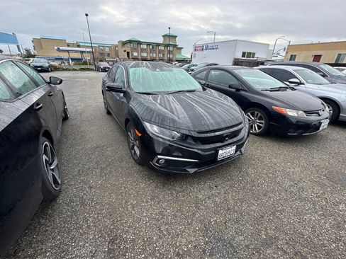 Used 2019 Honda Civic EX image 2