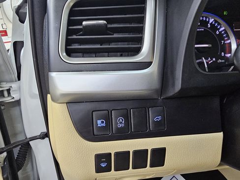 Used 2018 Toyota Highlander XLE image 39