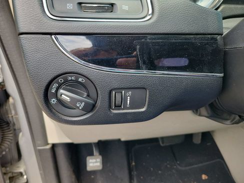Used 2019 Dodge Grand Caravan SXT FWD image 21