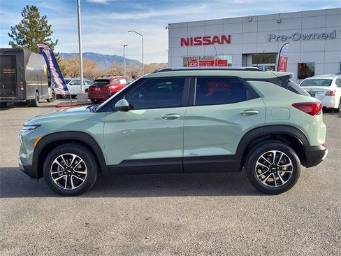 Used 2025 Chevrolet TrailBlazer LT w/ LT Cold Weather Package image 7