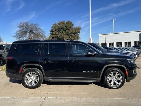 Used 2022 Jeep Wagoneer Series II image 3