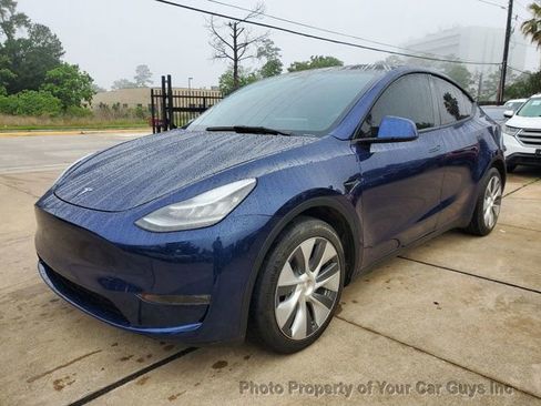 Used 2023 Tesla Model Y Long Range image 1