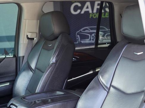 Used 2015 Cadillac Escalade Premium AWD/4WD image 17
