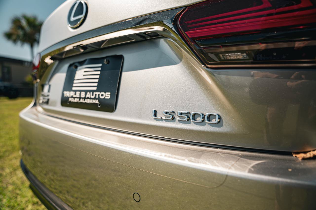 Used 2021 Lexus LS 500 F Sport w/ Accessory Package (Z2) RWD image 14