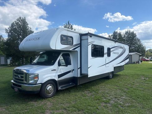 Used 2016 Ford E-450 and Econoline 450 Super Duty w/ Motorhome Prep Package RWD image 7