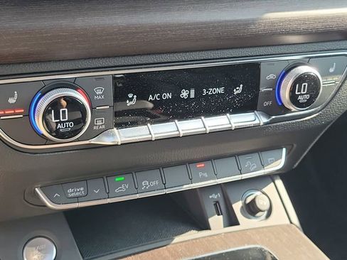 Used 2024 Audi Q5 e Premium Plus w/ Premium Plus Package image 15