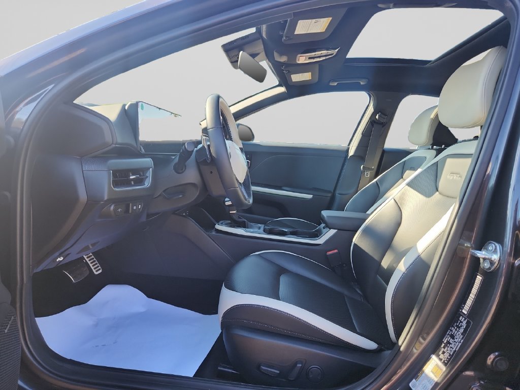 Certified 2025 Kia K4 GT-Line Turbo FWD image 10
