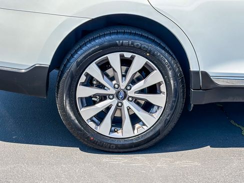 Used 2017 Subaru Outback 3.6R Touring AWD/4WD image 10