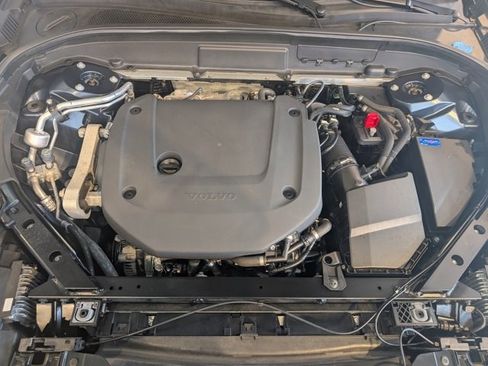 Used 2022 Volvo XC60 B6 R-Design w/ Advanced Package image 34