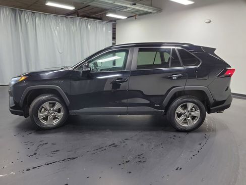 Used 2024 Toyota RAV4 XLE AWD/4WD image 5