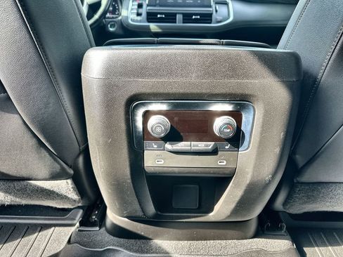 Certified 2022 GMC Yukon SLT w/ SLT Premium Package image 22