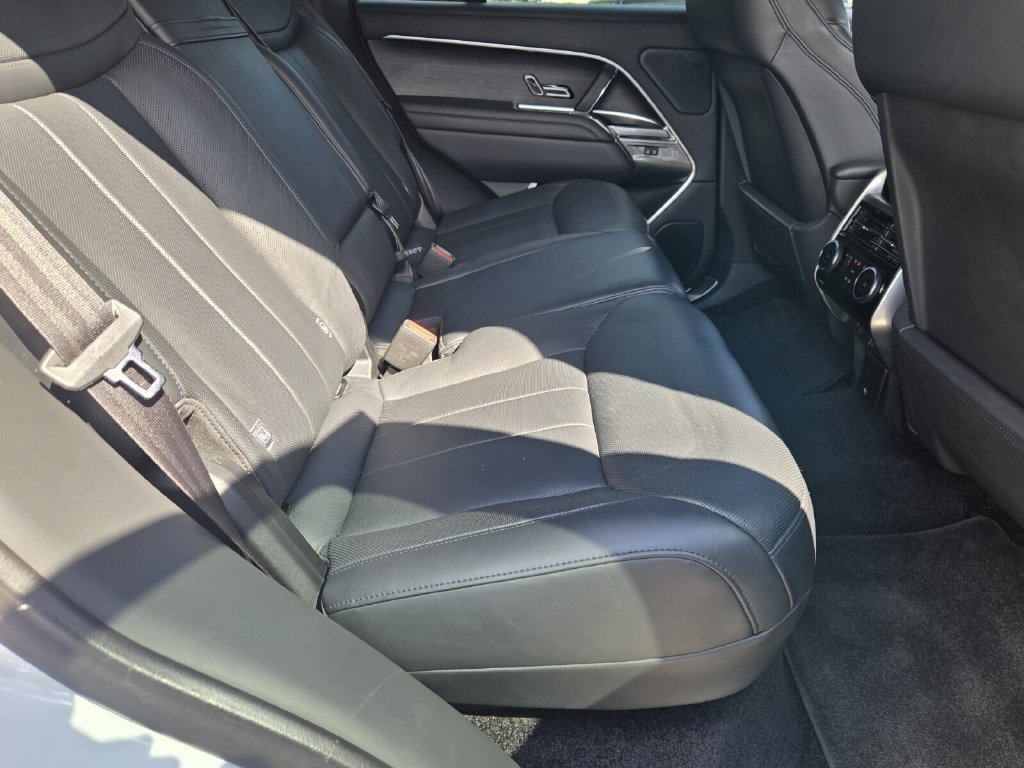 Used 2023 Land Rover Range Rover SE AWD/4WD image 15