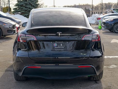 Used 2022 Tesla Model Y Long Range image 6