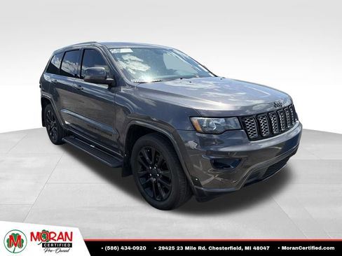 Used 2018 Jeep Grand Cherokee Altitude RWD image 2
