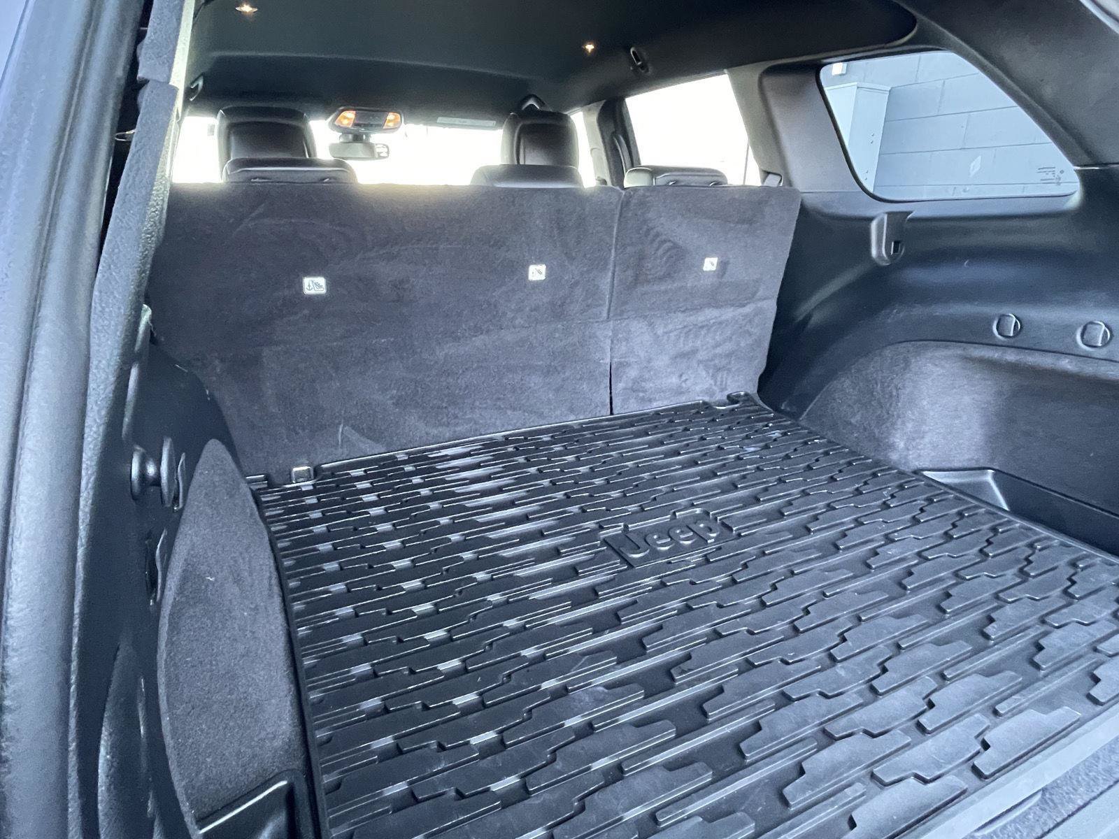 Used 2018 Jeep Grand Cherokee Altitude AWD/4WD image 9