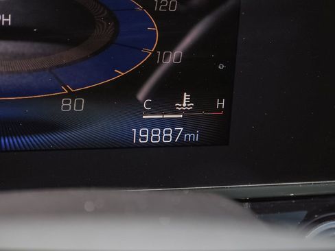 Certified 2024 Chevrolet Trax RS w/ Sunroof Package image 19