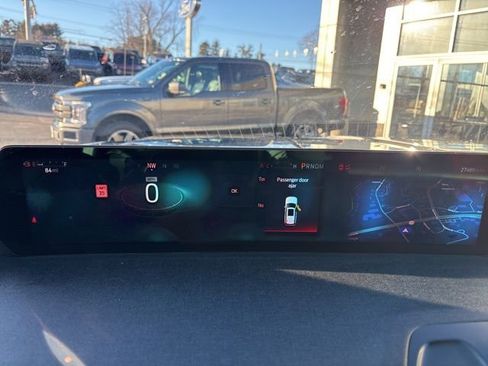 Used 2025 Ford Expedition Active image 18