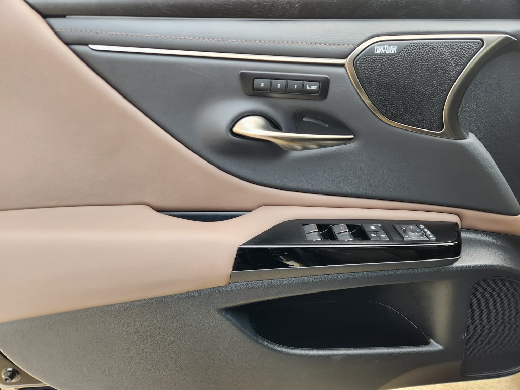 Used 2024 Lexus ES 350 Ultra Luxury FWD image 22