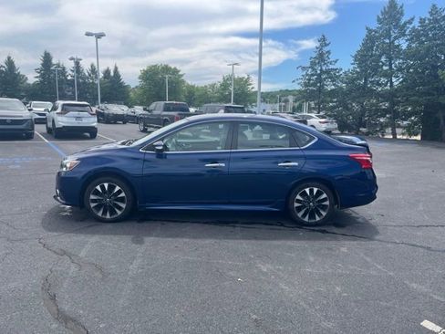 Used 2017 Nissan Sentra SR w/ Driver's Assist Package FWD image 4
