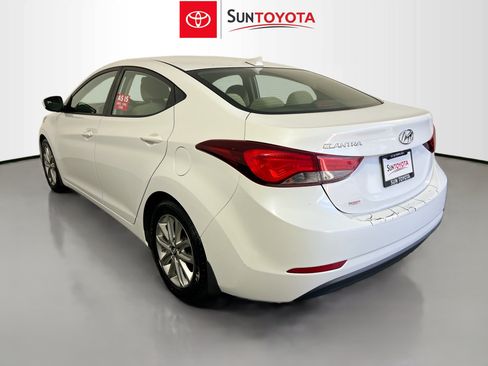 Used 2016 Hyundai Elantra SE w/ Option Group 02 FWD image 6
