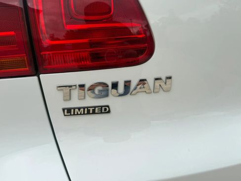 Used 2017 Volkswagen Tiguan S FWD image 39