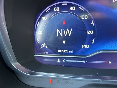 Used 2023 Chevrolet Suburban Premier RWD image 25