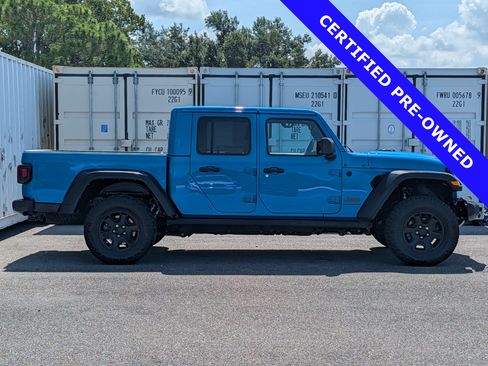 Used 2023 Jeep Gladiator Mojave w/ Cold Weather Group AWD/4WD image 3