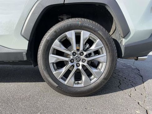 Used 2023 Toyota RAV4 XLE Premium image 9