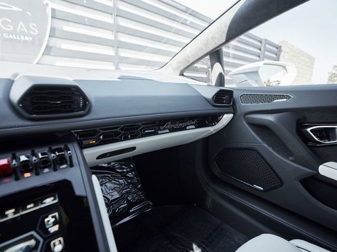 Used 2022 Lamborghini Huracan EVO image 67
