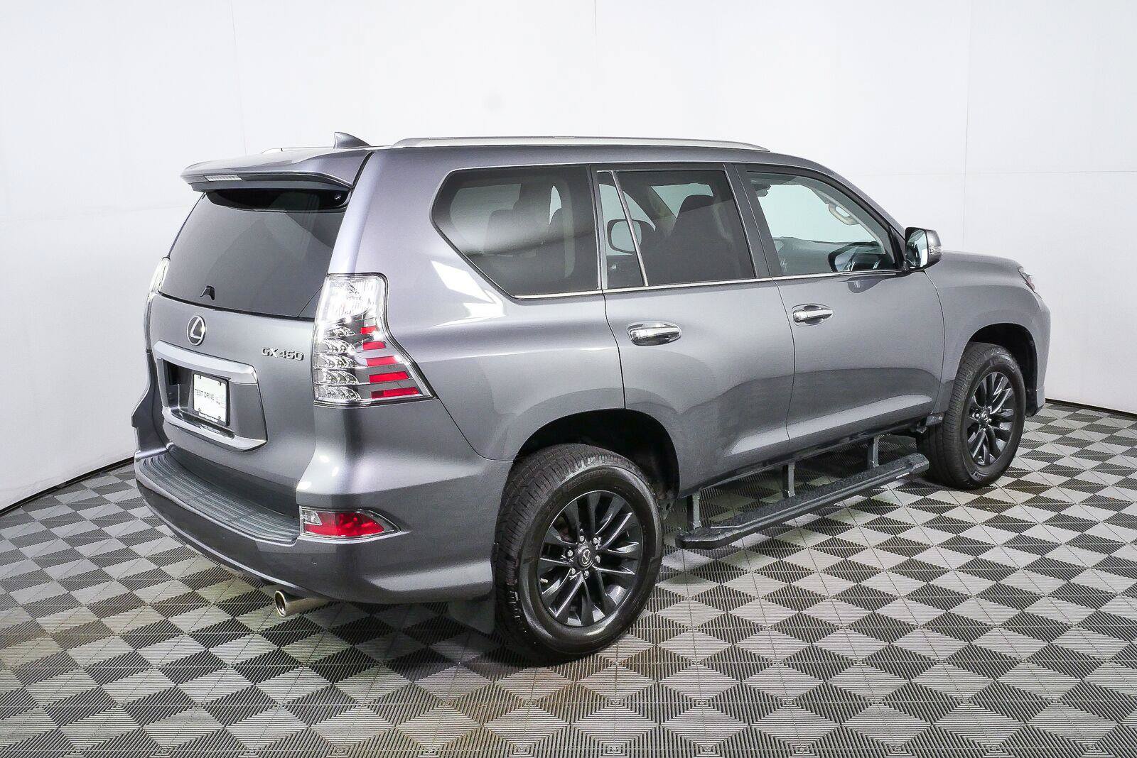 Used 2022 Lexus GX 460 Premium w/ Premium Package AWD/4WD image 3