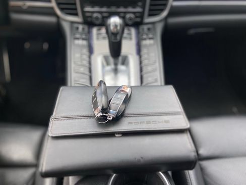 Used 2015 Porsche Panamera S RWD image 32