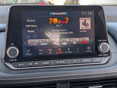 Used 2023 Nissan Rogue SV image 16