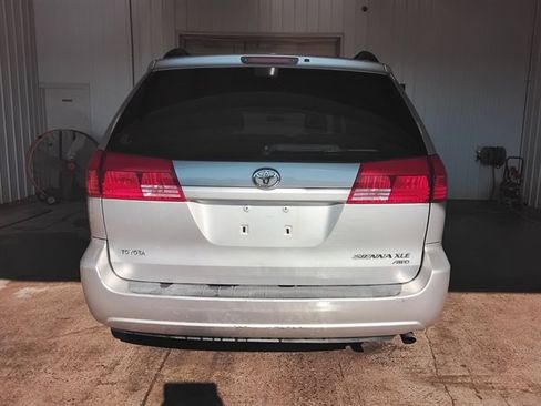 Used 2004 Toyota Sienna XLE image 8